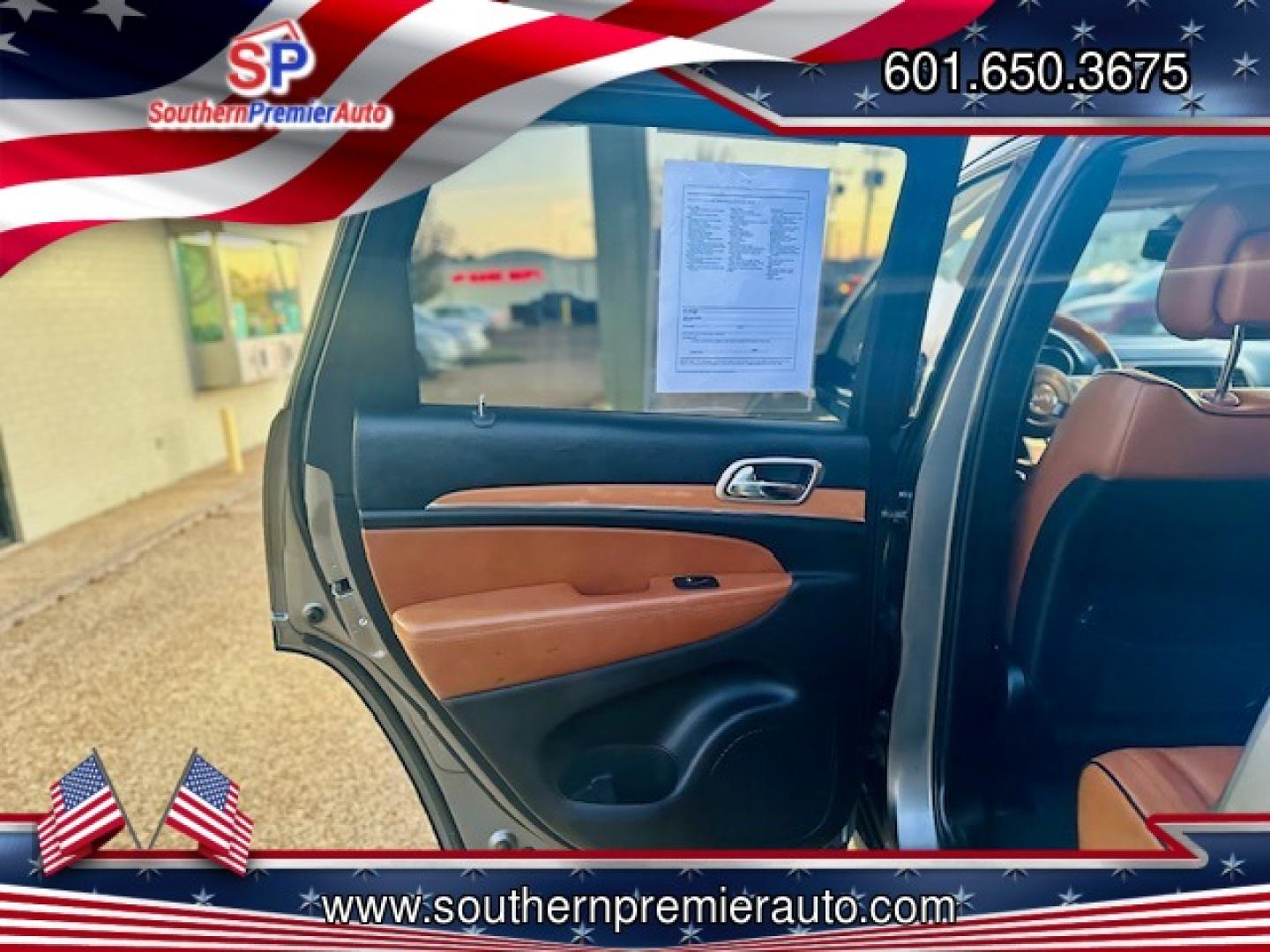 2011 GRAY JEEP GRAND CHEROKEE OVERL (1J4RR6GG5BC) , located at 922 W. Beacon St., Philadelphia, MS, 39350, (601) 650-3675, 32.770447, -89.127151 - Photo#12